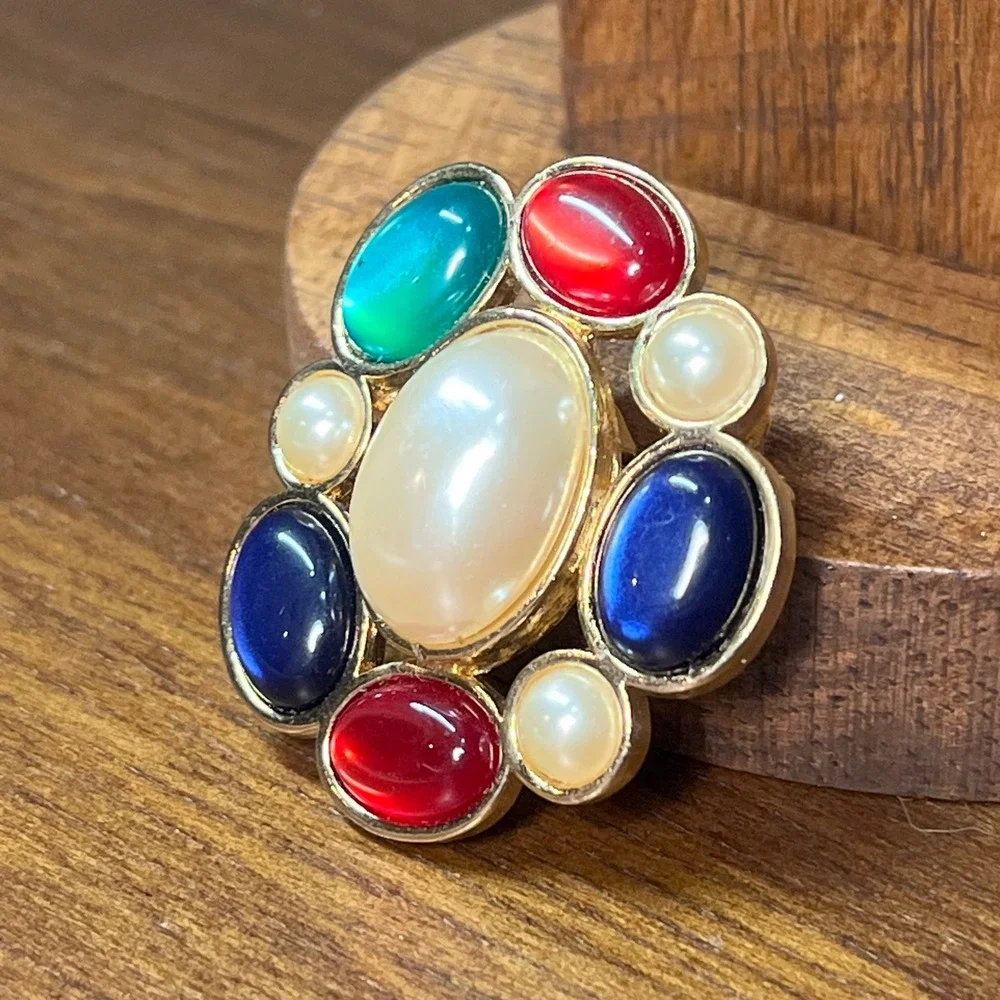 Vtg Avon Multi Color Cabochon Faux Pearl Gold Tone Cluster Brooch Pin